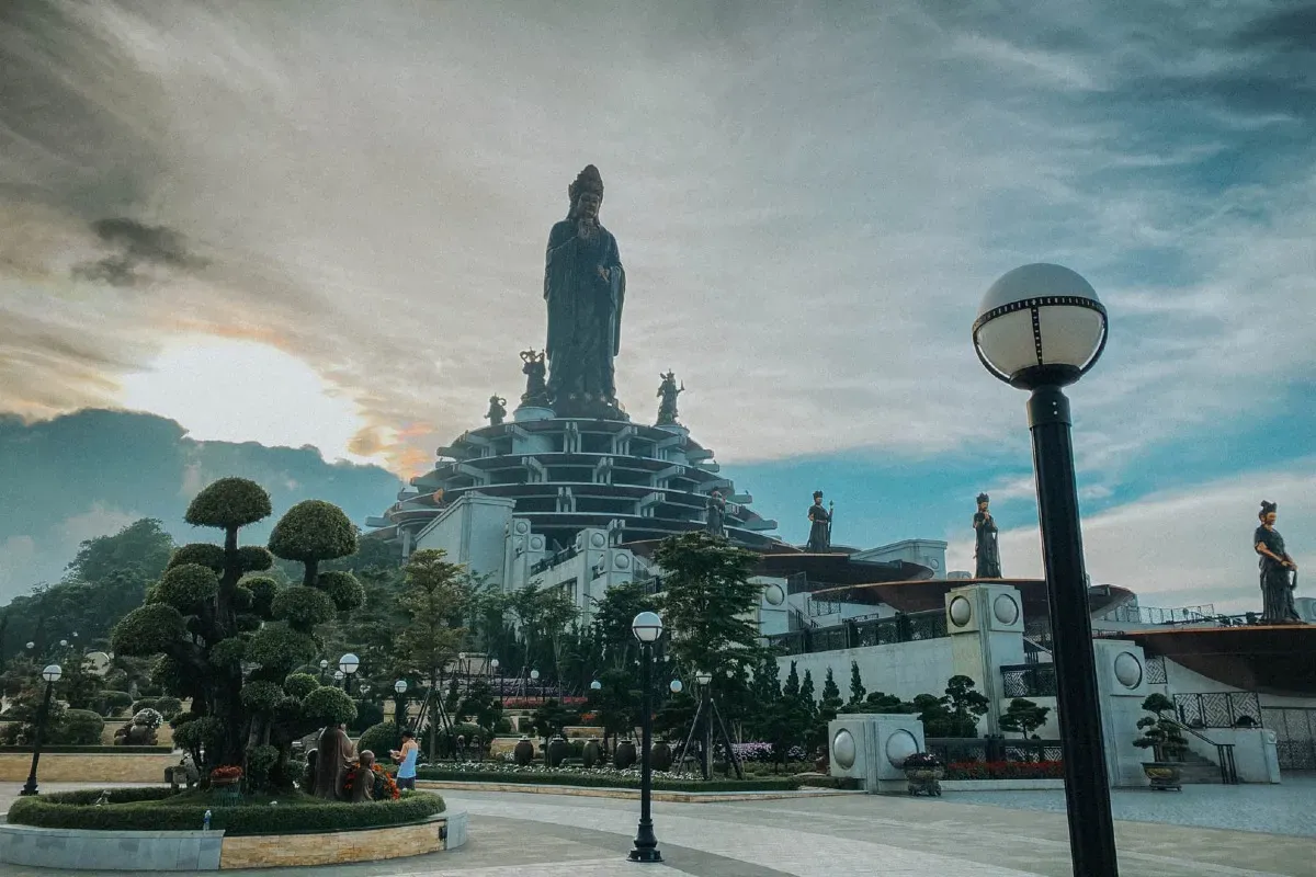 Núi Bà Đen, cơn ác mộng mang tên “Đường cột điện”